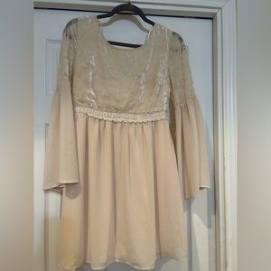 Flying tomato dress size large off white